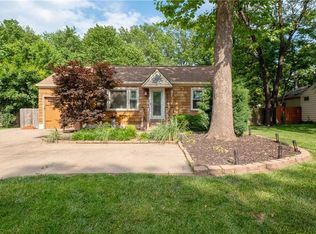 8139 Antioch Rd, Overland Park, KS 66204