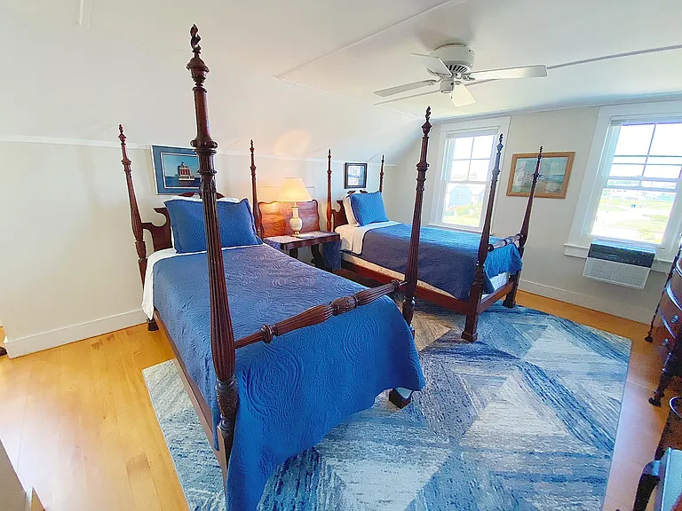 22 Crescent St — Photo 10