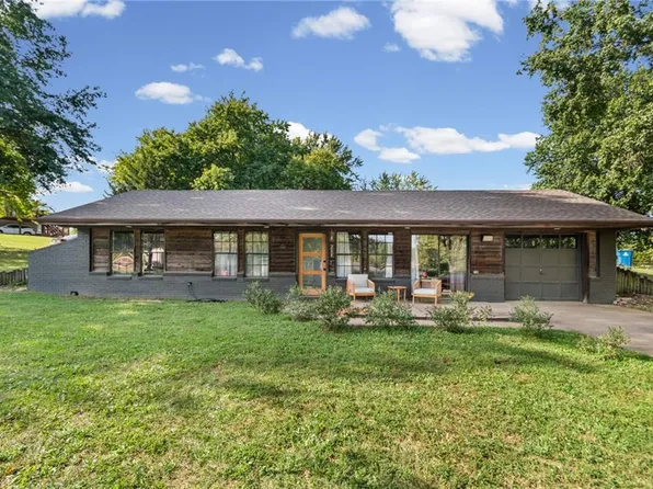 244 SE 121st Rd, Warrensburg, MO 64093