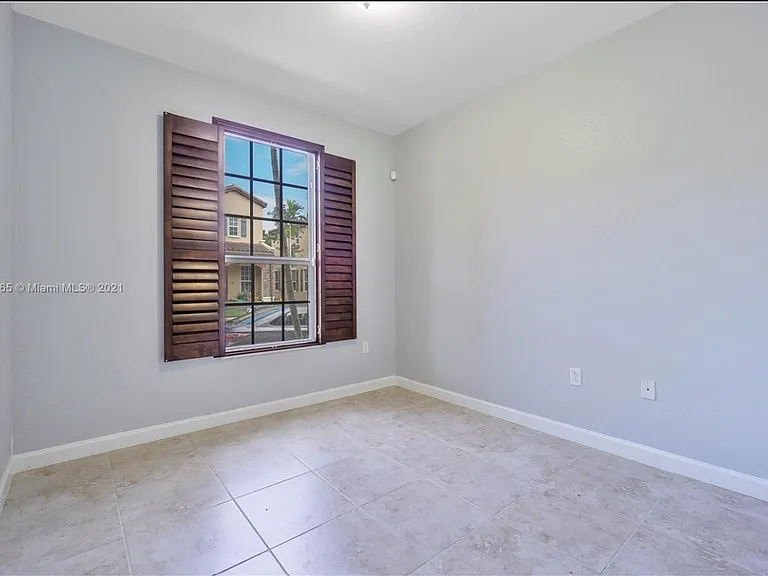 9461 SW 172nd Ave — Photo 12