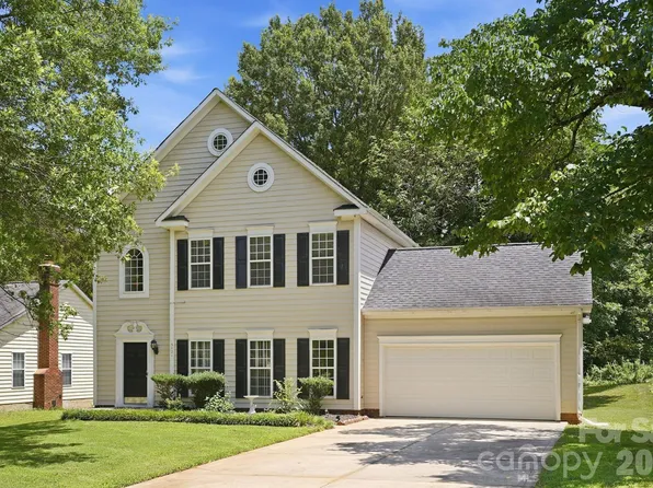 9021 Cedar Run Way, Charlotte, NC 28273