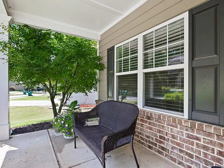 223 Jefferson Ave — Photo 4