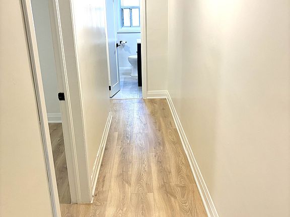 4th image of 31 Wesley St #1