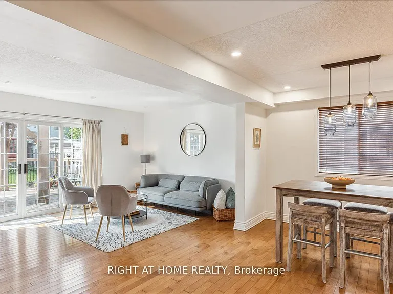 223 Grey Fox Dr — Photo 5