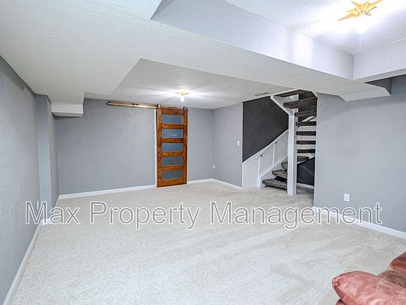 4th image of 5305 NW 91st Ct
