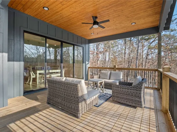 2 Helmsley Cir, Bella Vista, AR 72715