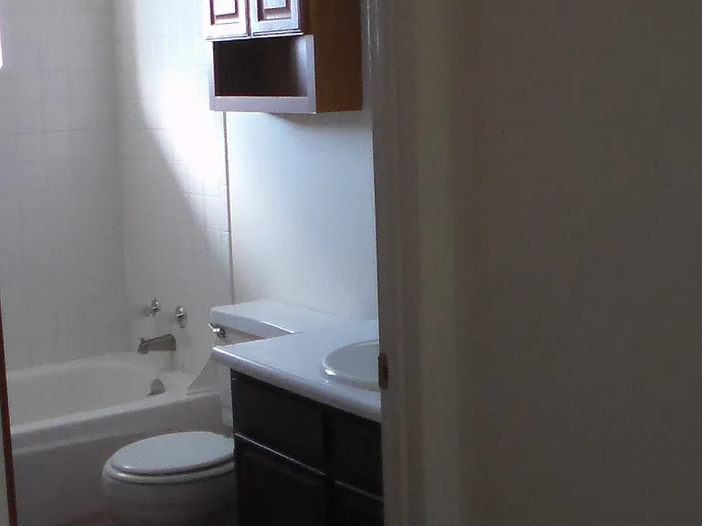 Large 2 Bedroom Rental — Photo 17