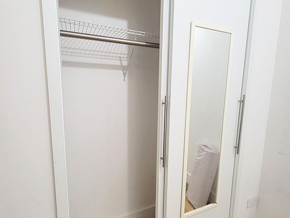 5th image of 4300 Broadway APT 1J