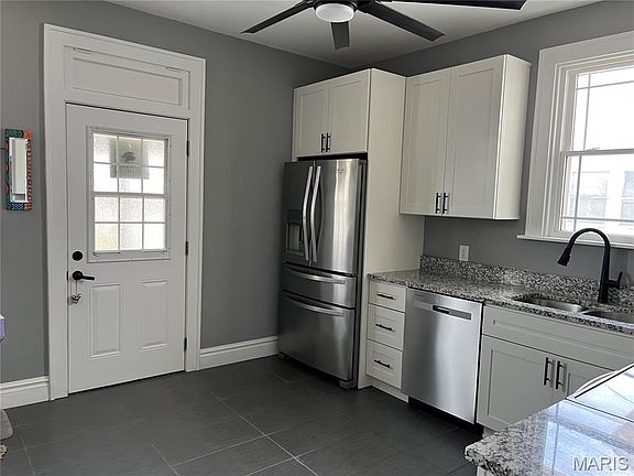 3rd image of 6019 Hartford St