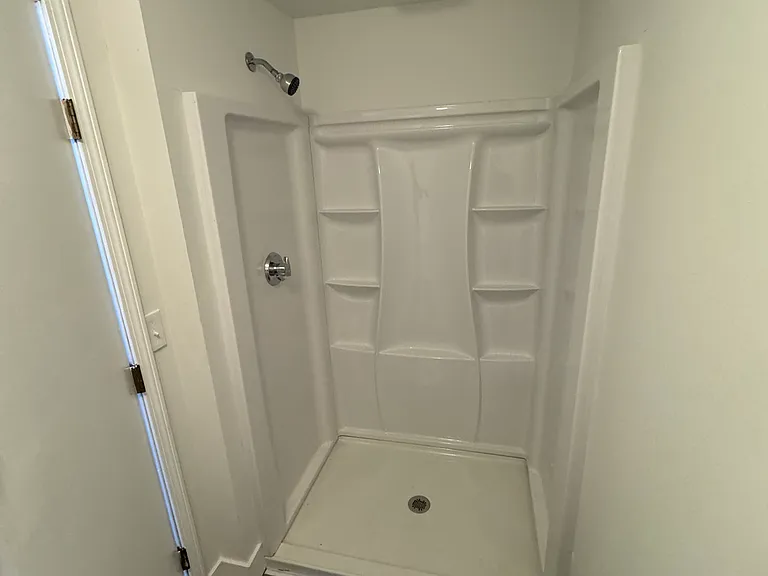 363 Windsor Rd #4 — Photo 7