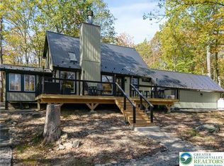 809 Boulder Ct, Hawley, PA 18428