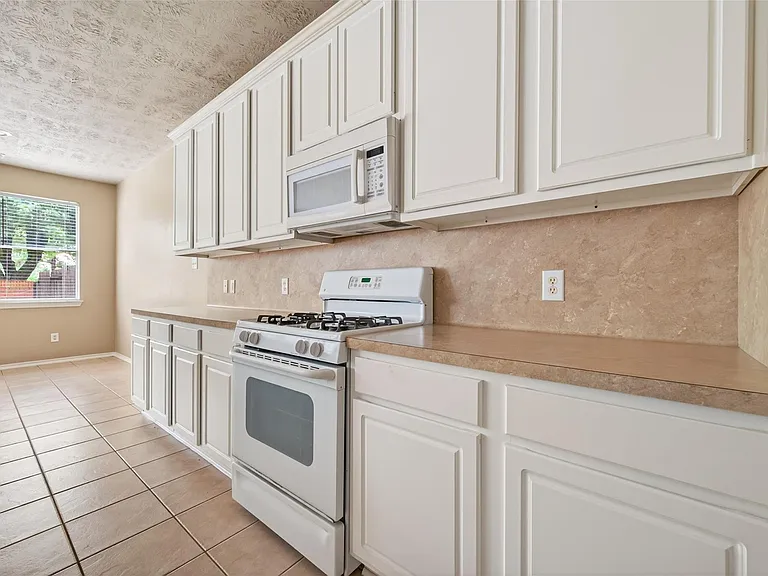 5626 Claybeck Ln — Photo 12