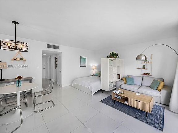 3rd image of 1000 West Ave APT 328