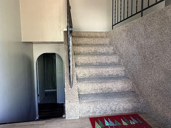 5th image of 1024 Grandview St