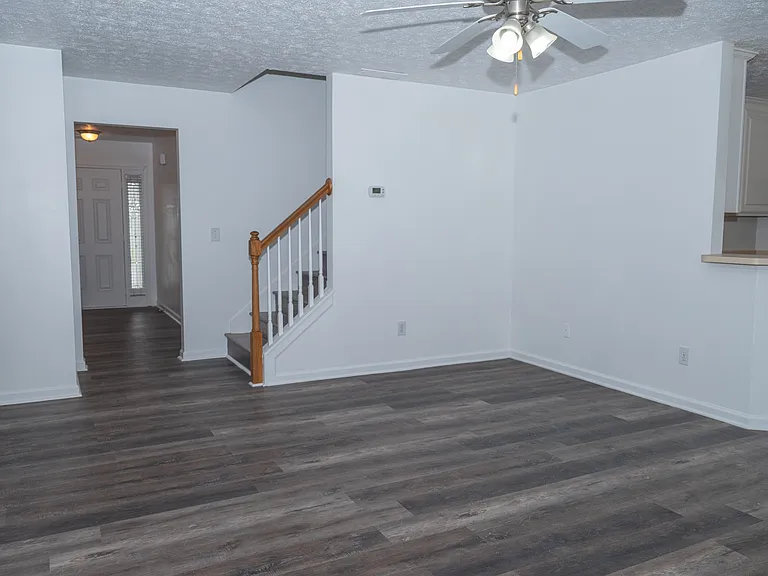135 Charleston Pl — Photo 2