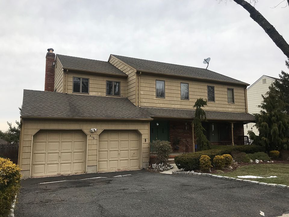 2nd image of 416 Golf Course Dr