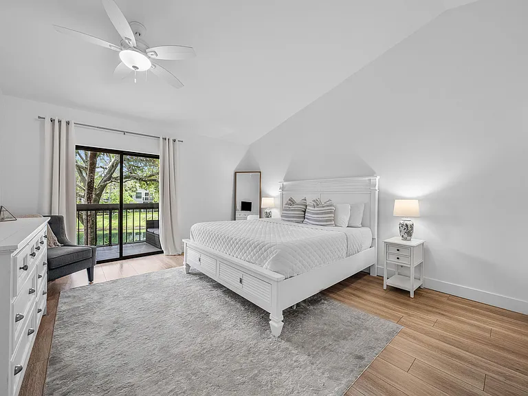 11863 Wimbledon Cir #504 — Photo 16