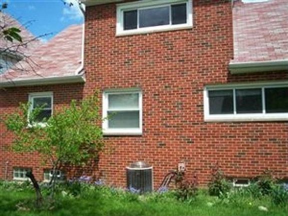 4th image of 18516 Muskoka Ave