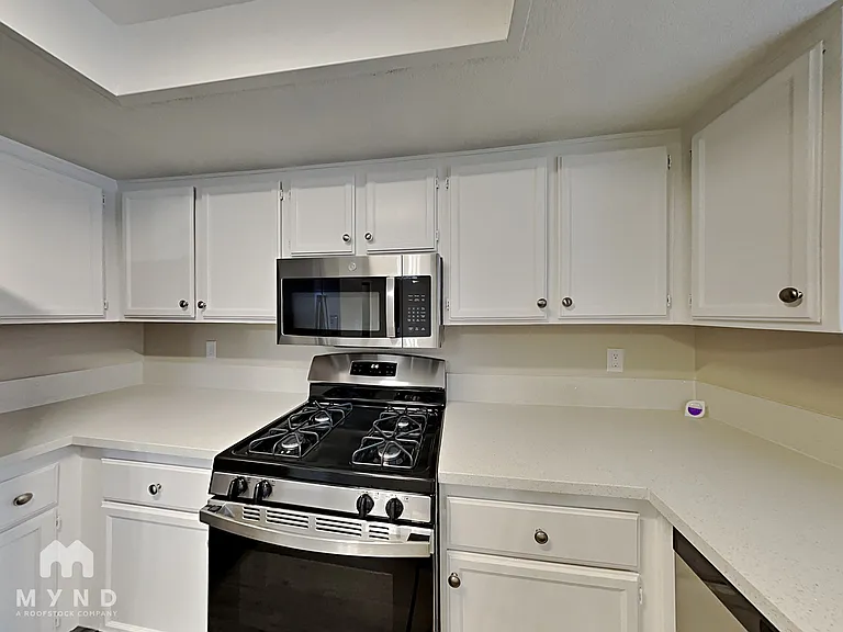 5825 Goodsprings Ct — Photo 8