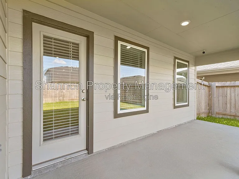 7915 Murciana Dr — Photo 28