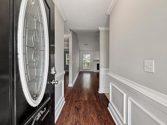 3rd image of 320 Indigo Rd