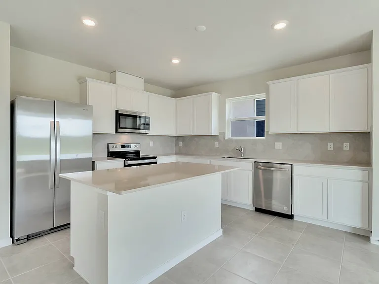7485 Catania Loop — Photo 3