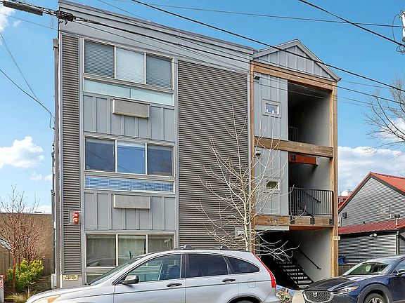 2nd image of 4975 NE 14th Pl #3c08d380e