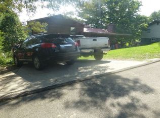 1044 Lakewood Rd, Jacksboro, TN 37757