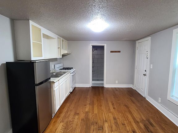3rd image of 523 N Quaker Ave #C