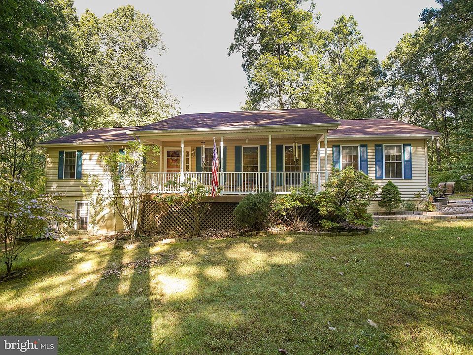 1st image of 736 White Pine Ln