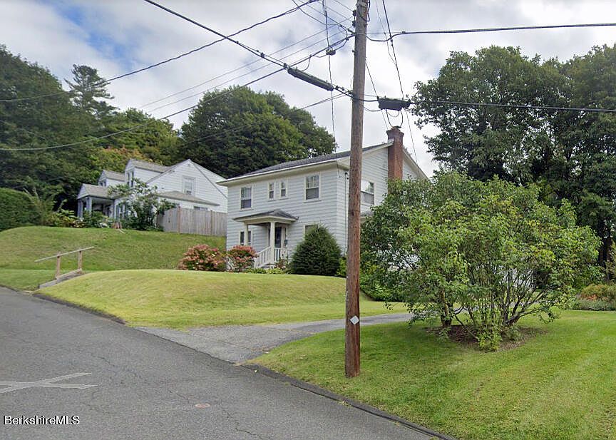 2nd image of 68 Davenport St