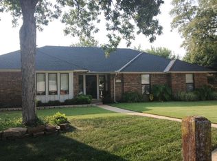 1209 Woodbine Cir, Moore, OK 73160