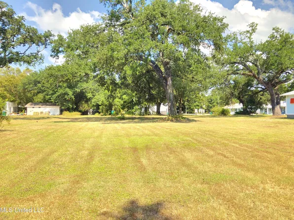 5102 Finley St, Gulfport, MS 39501