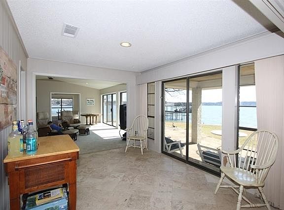 3rd image of 130 Westshore Dr