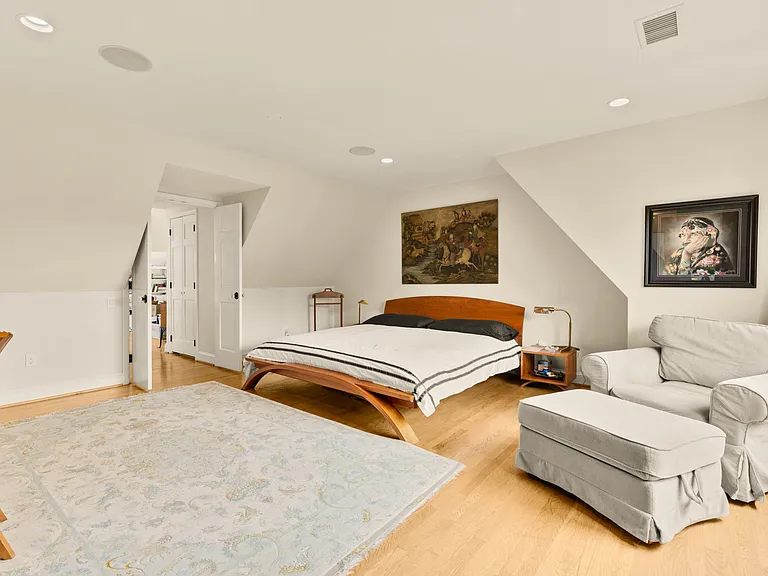 3111 Chain Bridge Rd NW — Photo 31
