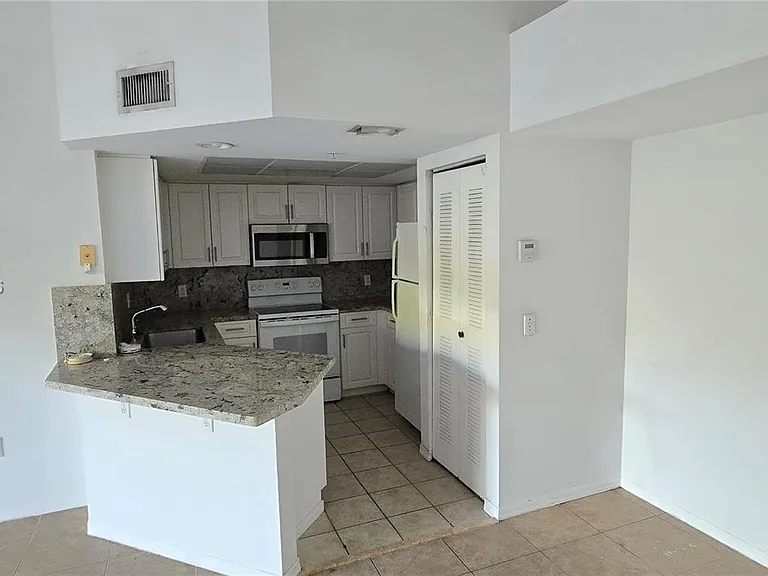 4149 N Haverhill Rd #1619 — Photo 9