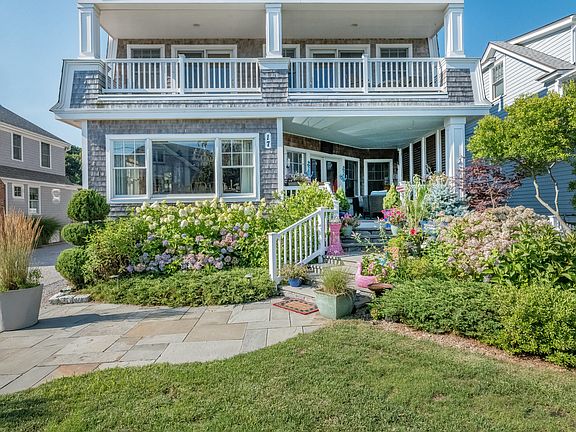 17 Middle Beach Road