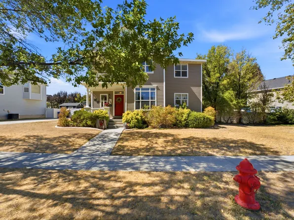 1565 N Candellaria Dr, Tooele, UT 84074