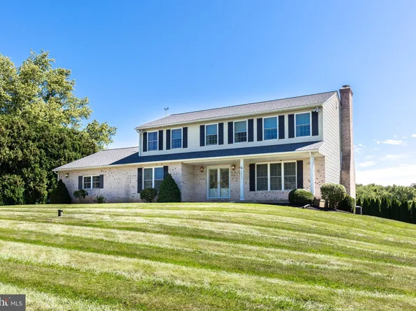 3413 Pine Cir S, Westminster, MD 21157