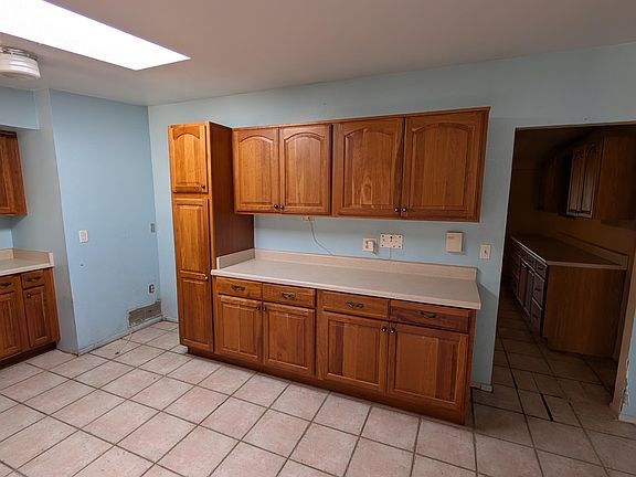 3rd image of 25 E Los Reales Rd