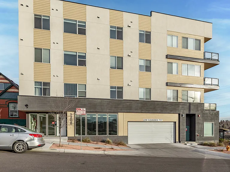 1208 N Quitman St #302 — Photo 3