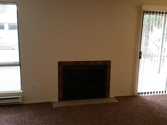 3rd image of 2830 D Pl SE APT B