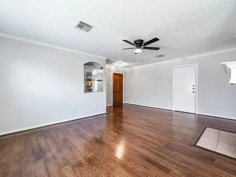 5922 James Pl — Photo 9