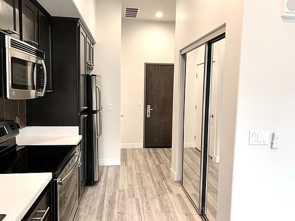 5th image of 452 10th Ave #117