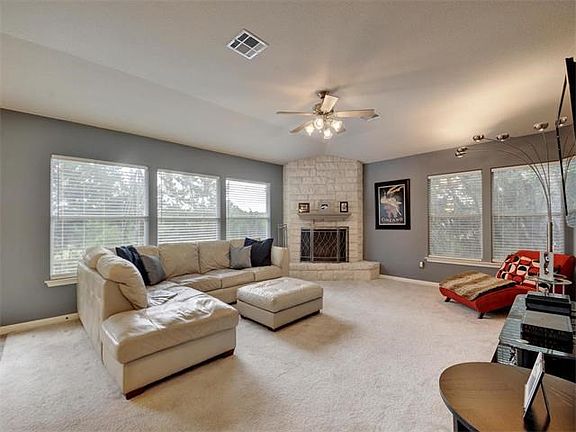 Lots of light in the spacious living room.