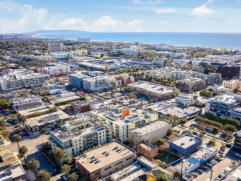 Lincoln SM _ Apartments in Santa Monica, CA-6