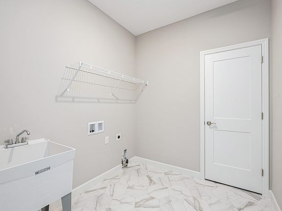 5th image of 2628 Arbor Dr