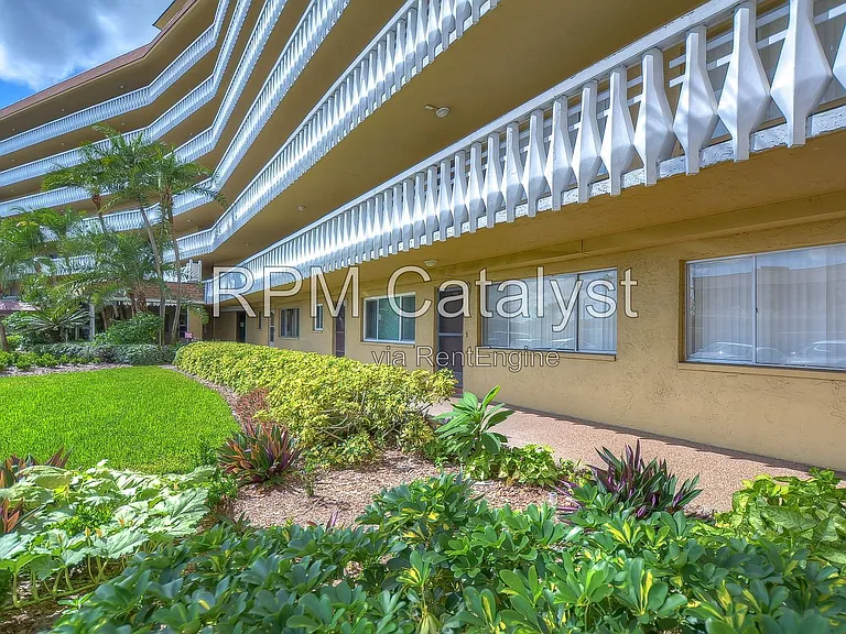 8950 Park Blvd #310 — Photo 31
