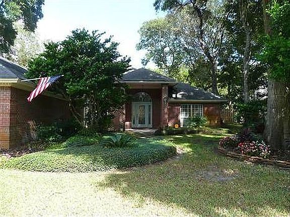 3rd image of 1355 Plantation Oaks Dr N