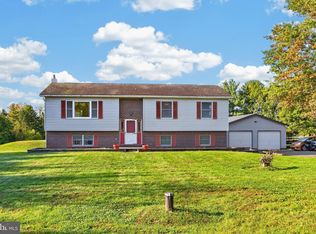 176 Oberholtzer Rd, Gilbertsville, PA 19525